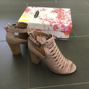 Chinese Laundry Open Toe Booties Size 6